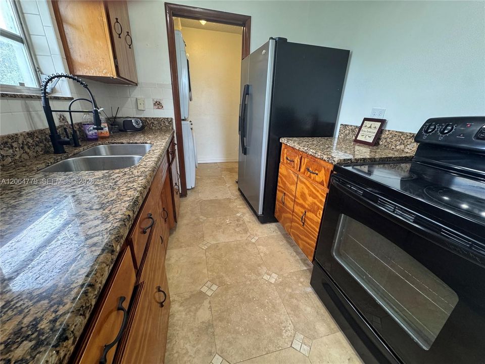 For Sale: $543,700 (3 beds, 1 baths, 1025 Square Feet)