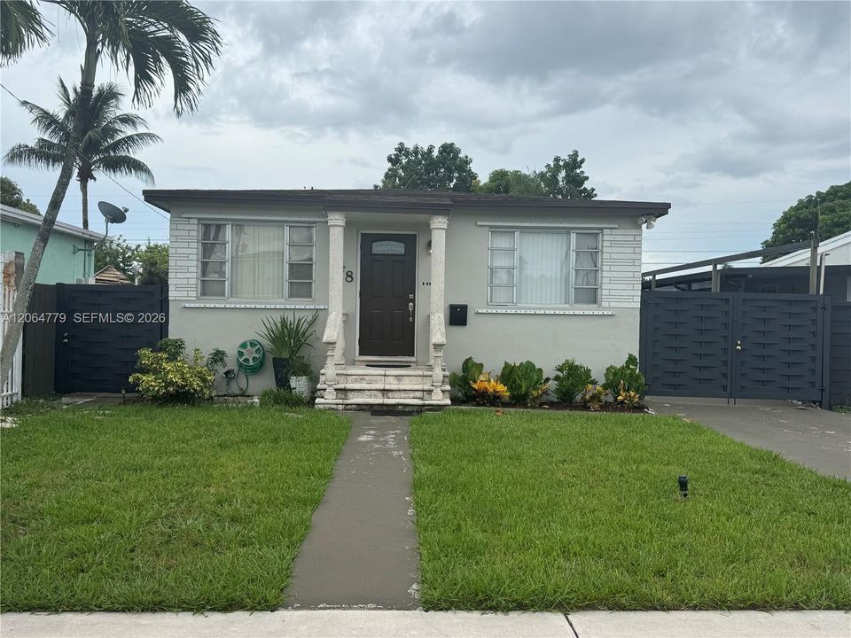 For Sale: $543,700 (3 beds, 1 baths, 1025 Square Feet)