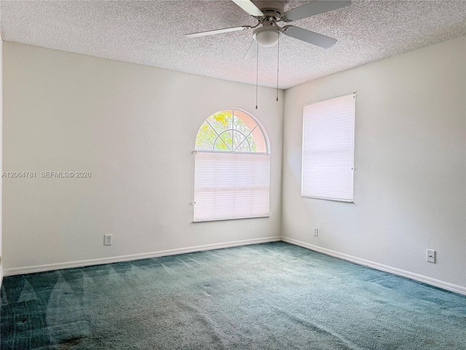 For Rent: $4,500 (5 beds, 3 baths, 3155 Square Feet)
