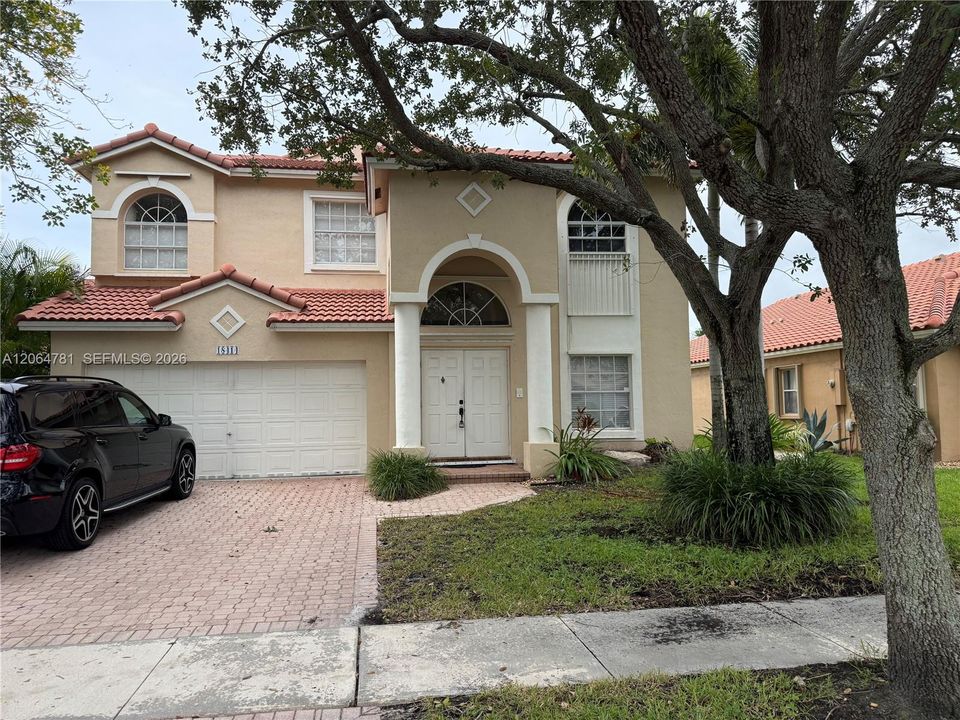 For Rent: $4,500 (5 beds, 3 baths, 3155 Square Feet)