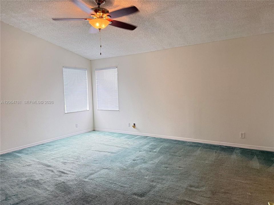 For Rent: $4,500 (5 beds, 3 baths, 3155 Square Feet)