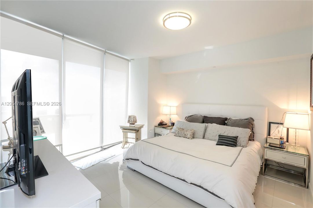 For Sale: $1,149,900 (2 beds, 2 baths, 1518 Square Feet)