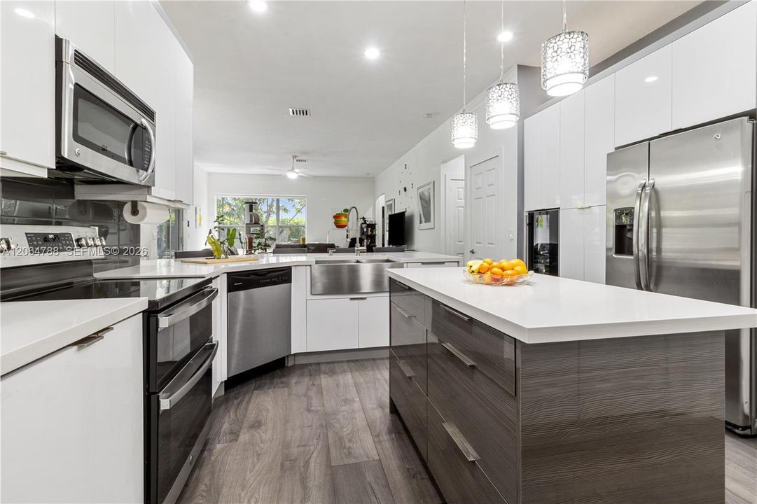 For Rent: $6,599 (4 beds, 3 baths, 2873 Square Feet)