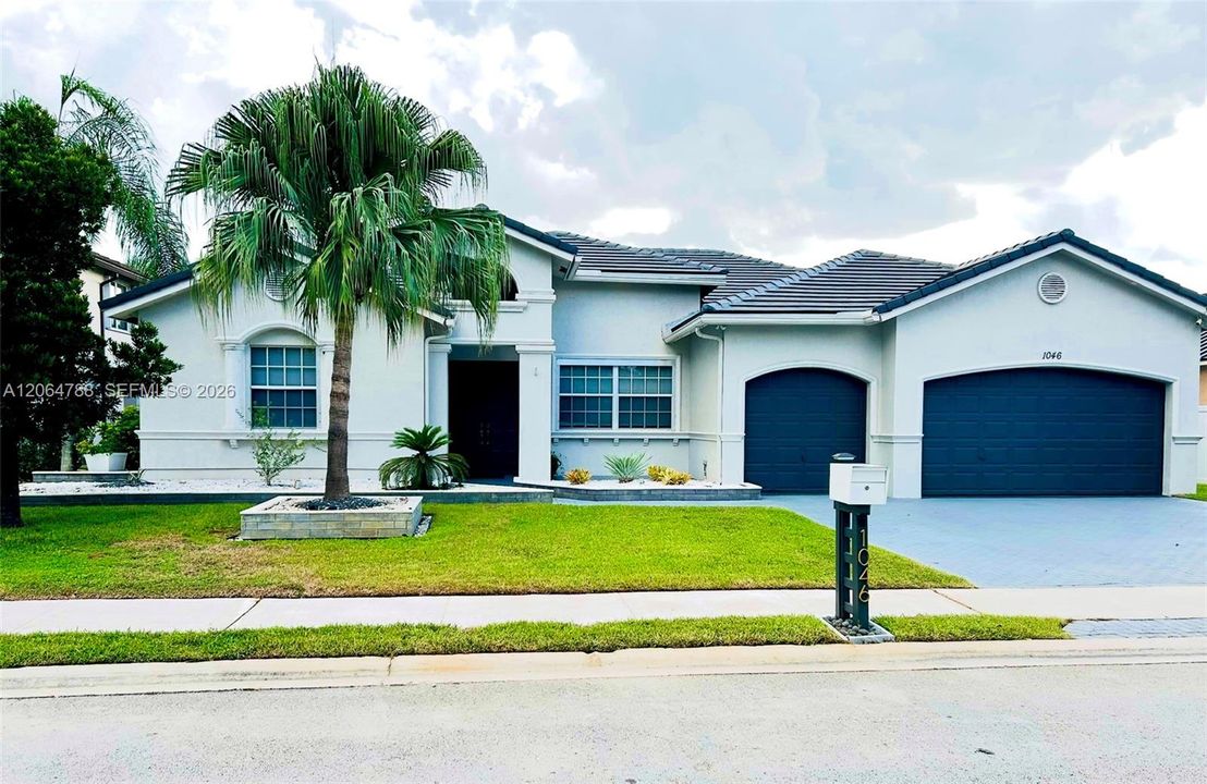 For Rent: $6,599 (4 beds, 3 baths, 2873 Square Feet)