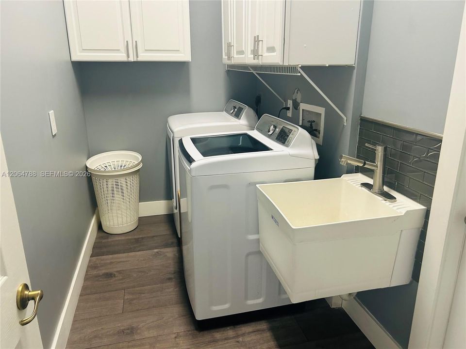 For Rent: $6,599 (4 beds, 3 baths, 2873 Square Feet)