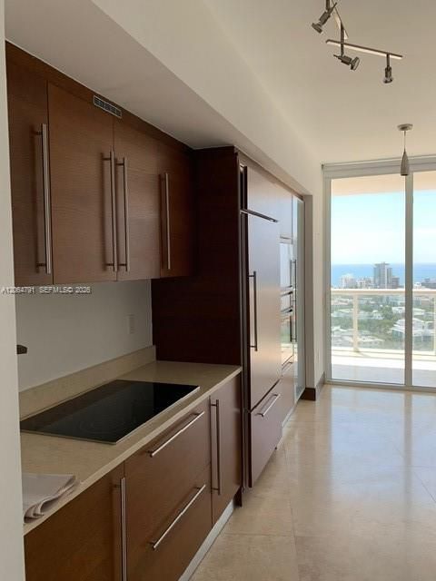 For Rent: $14,000 (2 beds, 2 baths, 1815 Square Feet)