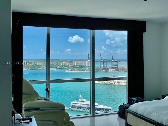 For Rent: $14,000 (2 beds, 2 baths, 1815 Square Feet)