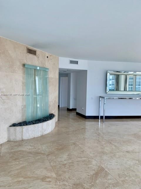 For Rent: $14,000 (2 beds, 2 baths, 1815 Square Feet)