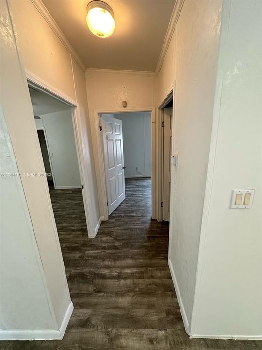 Activo con contrato: $2,300 (3 camas, 2 baños, 1200 Pies cuadrados)