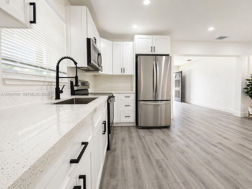 For Sale: $569,000 (3 beds, 2 baths, 1277 Square Feet)