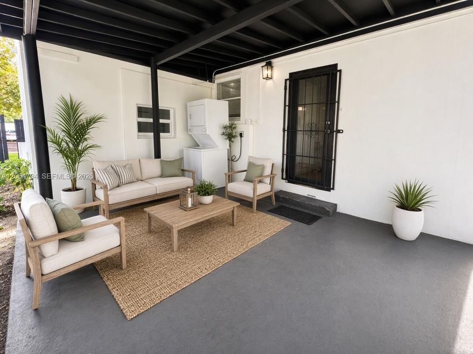 For Sale: $569,000 (3 beds, 2 baths, 1277 Square Feet)