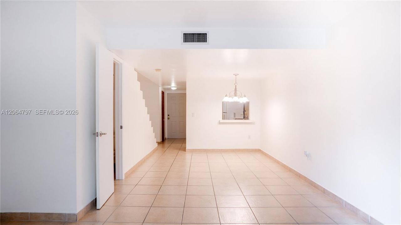 На продажу: $339,000 (2 спален, 1 ванн, 988 Квадратных фут)