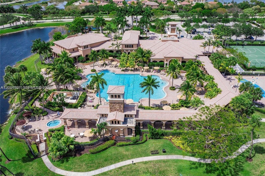 For Sale: $1,399,000 (6 beds, 4 baths, 3810 Square Feet)