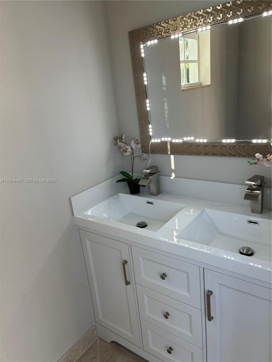 For Sale: $1,399,000 (6 beds, 4 baths, 3810 Square Feet)