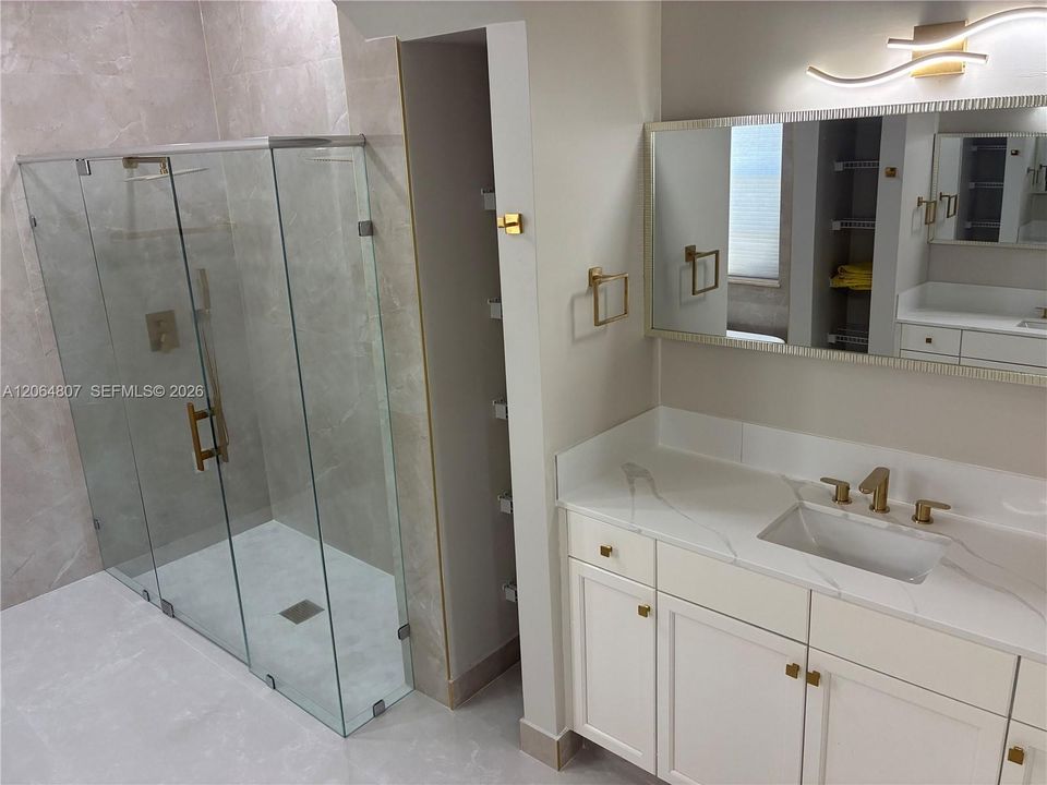For Sale: $1,399,000 (6 beds, 4 baths, 3810 Square Feet)
