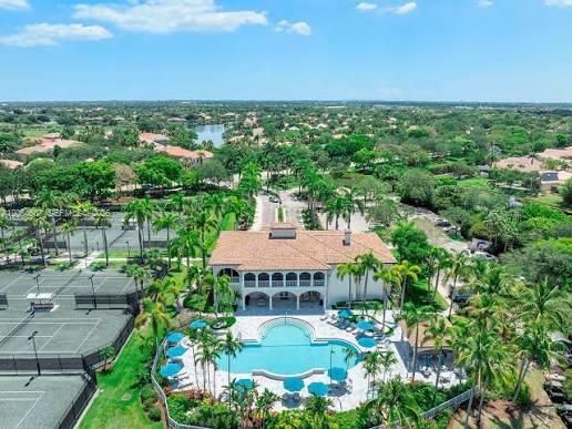 For Sale: $1,399,000 (6 beds, 4 baths, 3810 Square Feet)