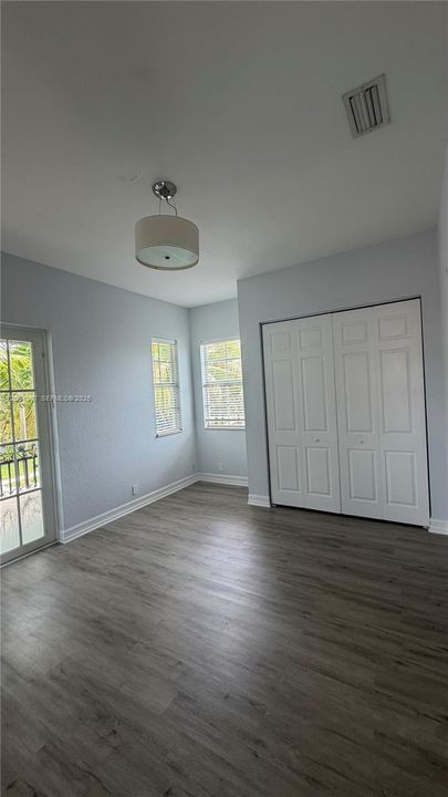 For Sale: $1,399,000 (6 beds, 4 baths, 3810 Square Feet)