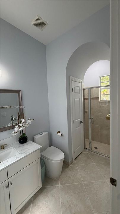 For Sale: $1,399,000 (6 beds, 4 baths, 3810 Square Feet)