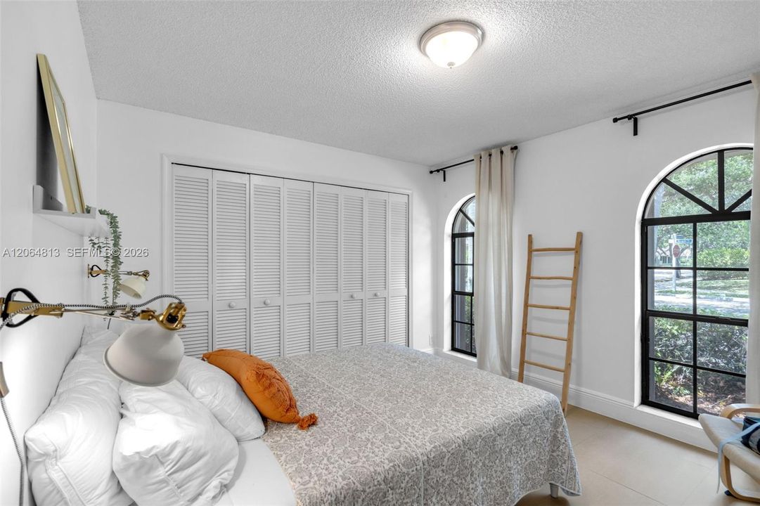 For Sale: $1,150,000 (5 beds, 3 baths, 2822 Square Feet)