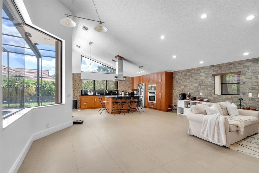 For Sale: $1,150,000 (5 beds, 3 baths, 2822 Square Feet)