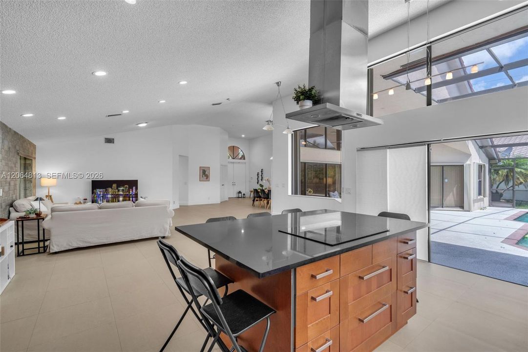 For Sale: $1,150,000 (5 beds, 3 baths, 2822 Square Feet)