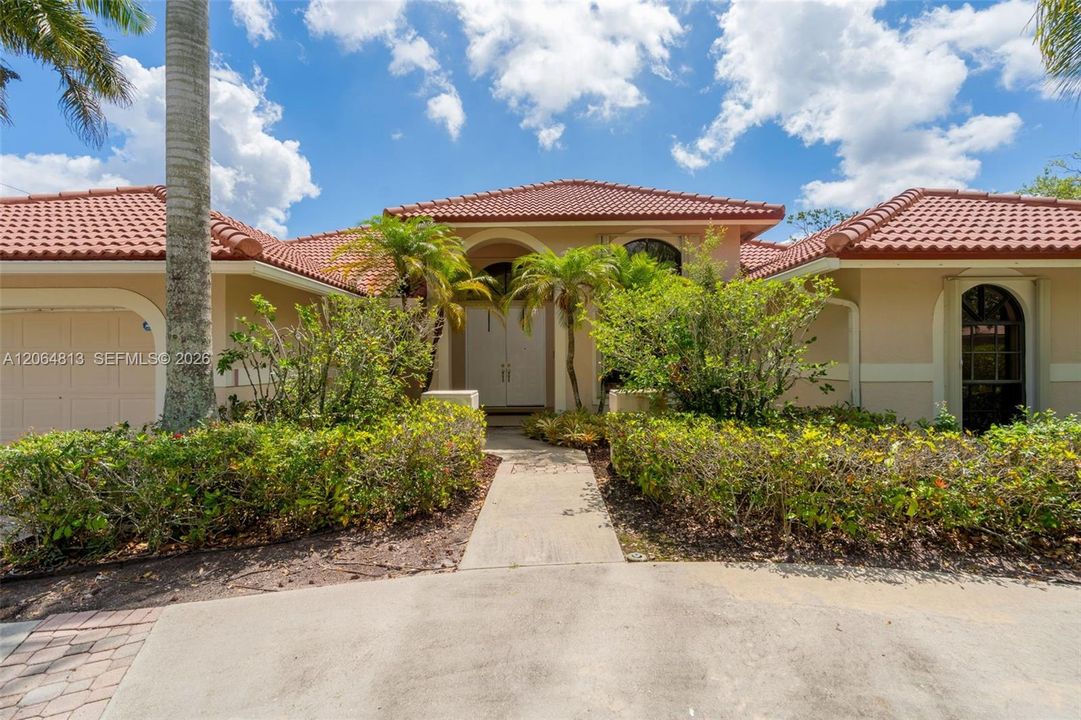 For Sale: $1,150,000 (5 beds, 3 baths, 2822 Square Feet)
