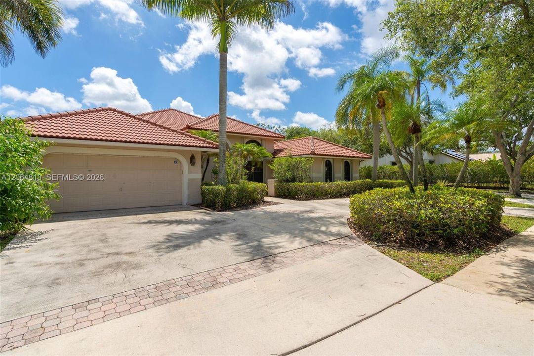 For Sale: $1,150,000 (5 beds, 3 baths, 2822 Square Feet)
