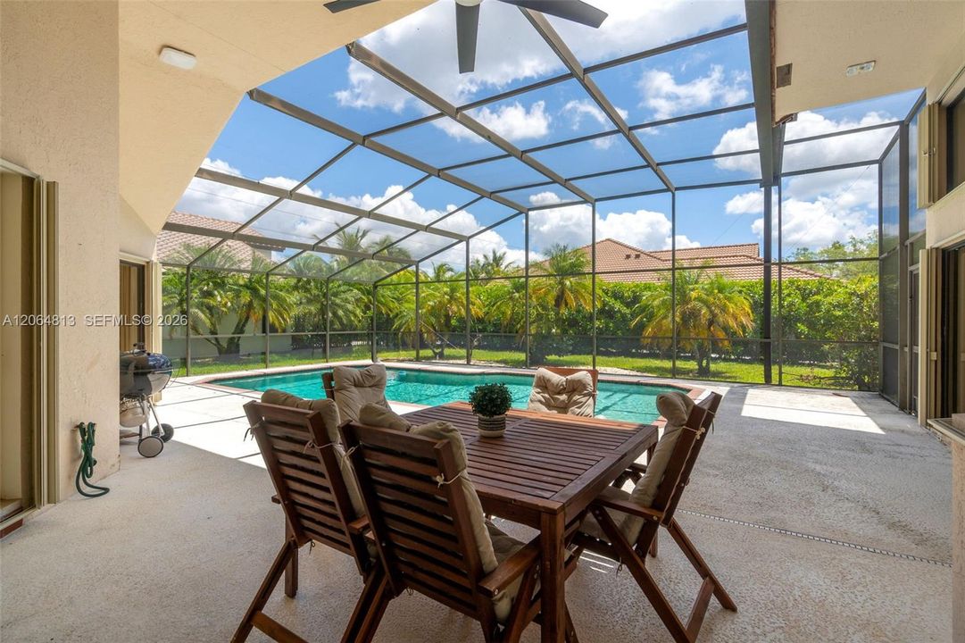 For Sale: $1,150,000 (5 beds, 3 baths, 2822 Square Feet)