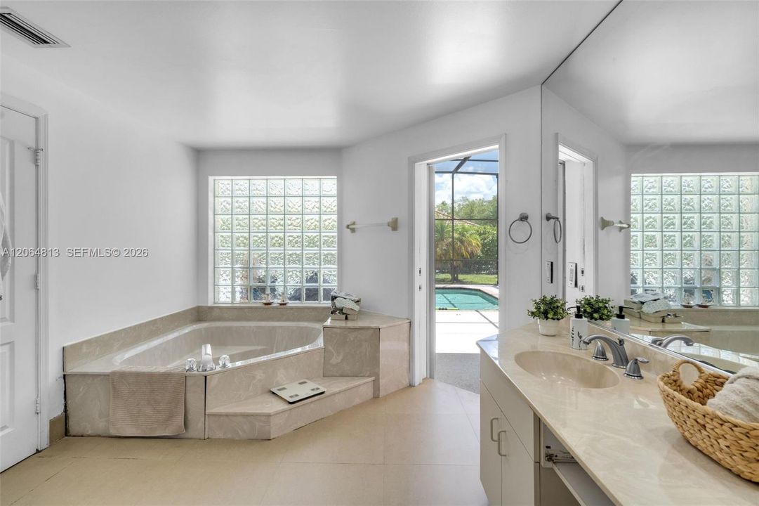 For Sale: $1,150,000 (5 beds, 3 baths, 2822 Square Feet)