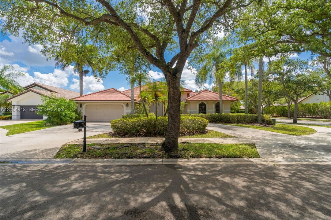 For Sale: $1,150,000 (5 beds, 3 baths, 2822 Square Feet)