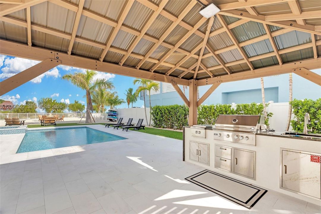 For Sale: $5,495,000 (5 beds, 5 baths, 3219 Square Feet)