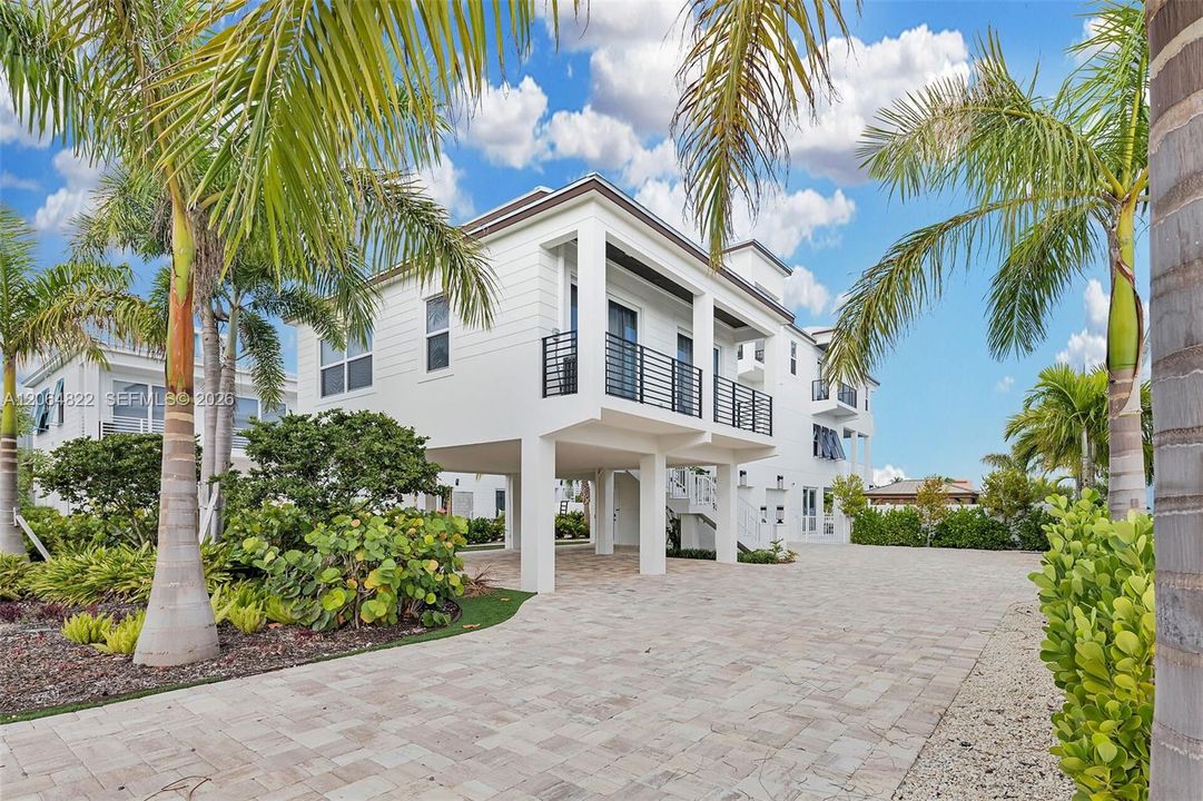 For Sale: $5,495,000 (5 beds, 5 baths, 3219 Square Feet)