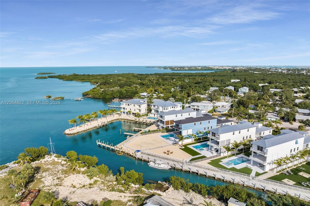For Sale: $5,495,000 (5 beds, 5 baths, 3219 Square Feet)