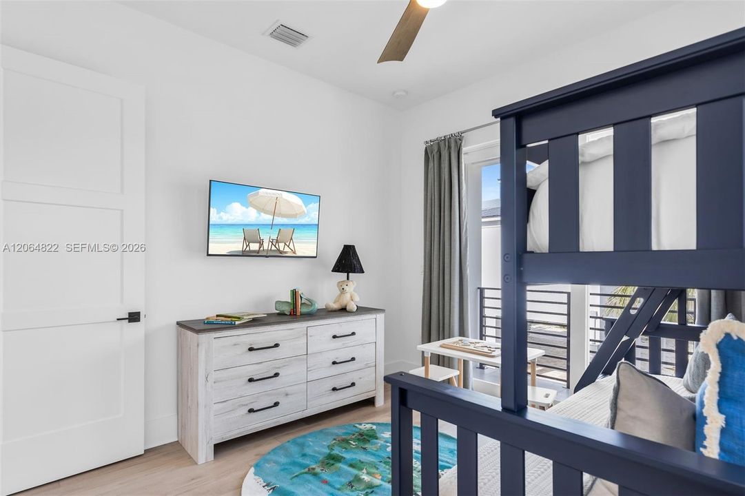 For Sale: $5,495,000 (5 beds, 5 baths, 3219 Square Feet)