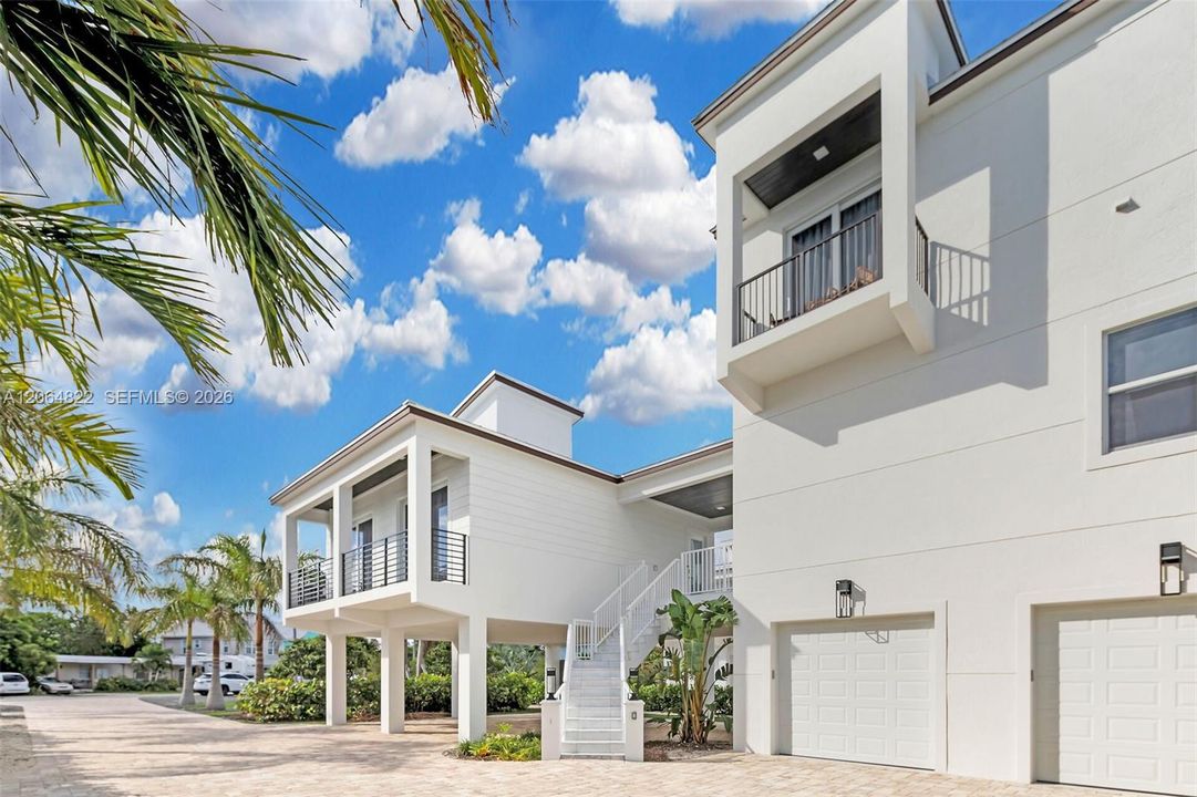 For Sale: $5,495,000 (5 beds, 5 baths, 3219 Square Feet)