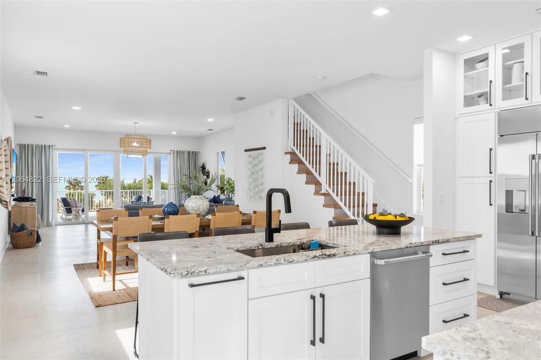 For Sale: $5,495,000 (5 beds, 5 baths, 3219 Square Feet)