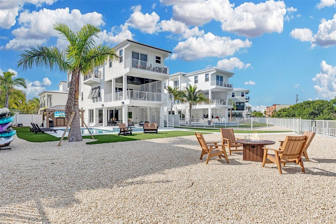 For Sale: $5,495,000 (5 beds, 5 baths, 3219 Square Feet)