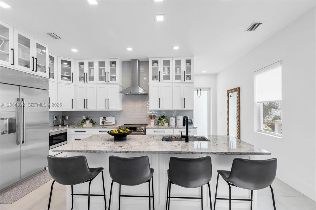 For Sale: $5,495,000 (5 beds, 5 baths, 3219 Square Feet)