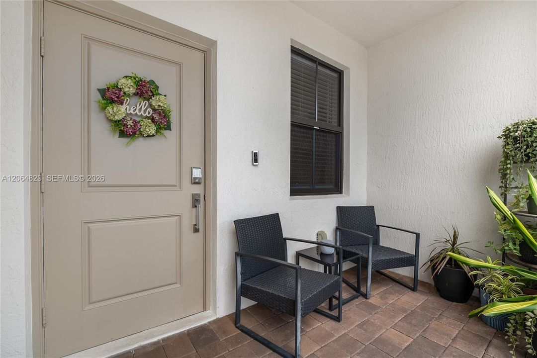 For Rent: $3,400 (4 beds, 2 baths, 1820 Square Feet)