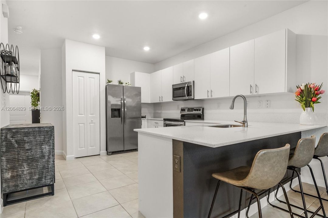 For Rent: $3,400 (4 beds, 2 baths, 1820 Square Feet)