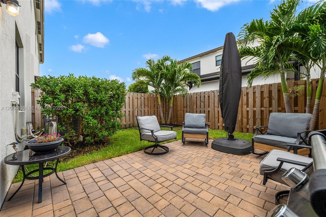 For Rent: $3,400 (4 beds, 2 baths, 1820 Square Feet)