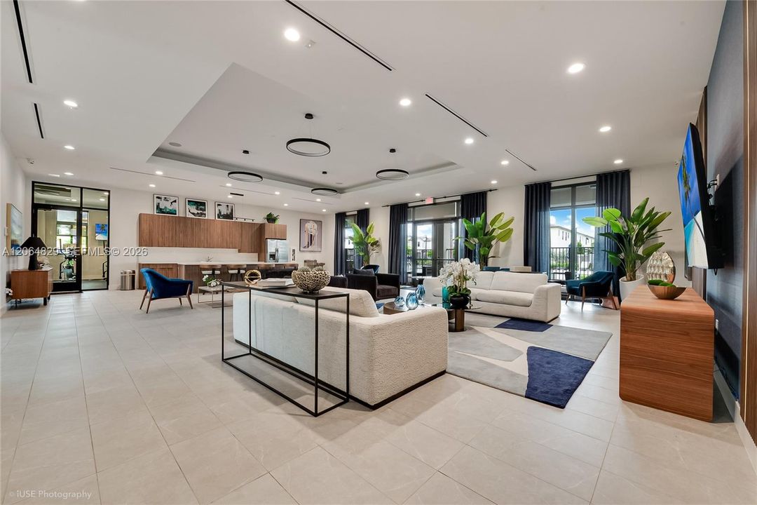 For Rent: $3,400 (4 beds, 2 baths, 1820 Square Feet)