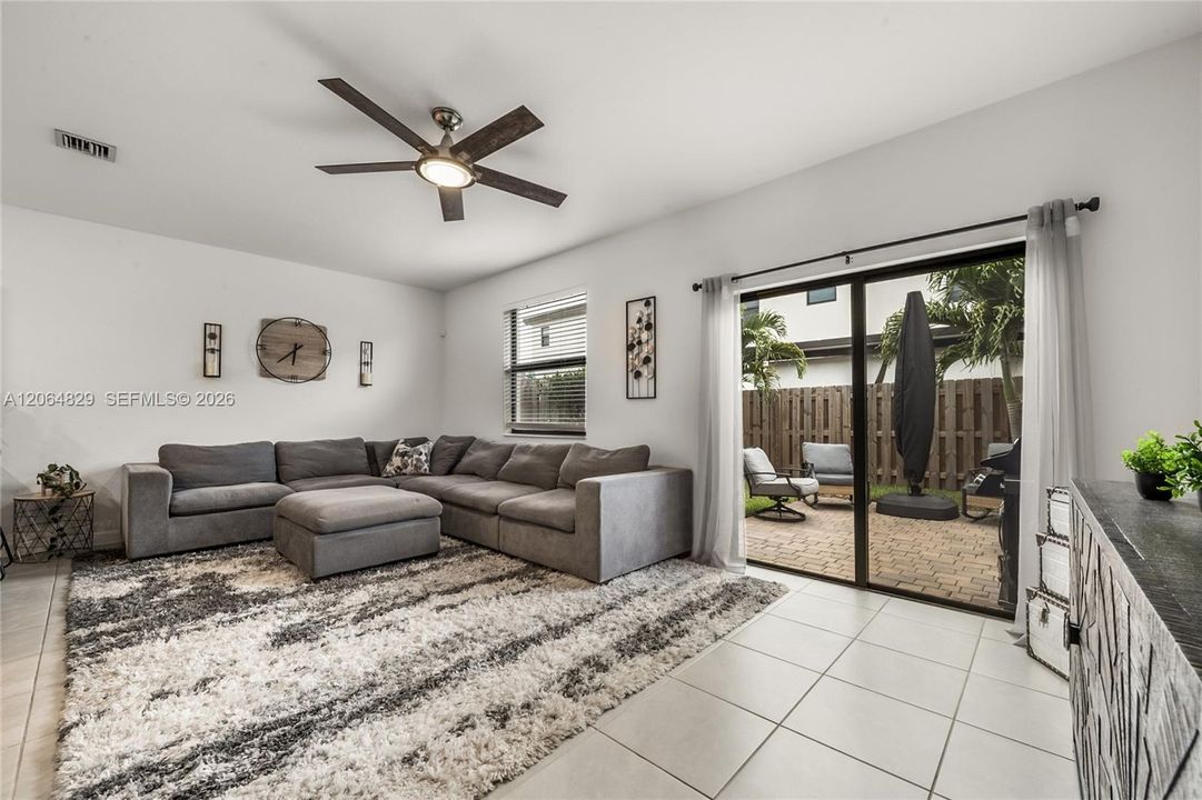 For Rent: $3,400 (4 beds, 2 baths, 1820 Square Feet)