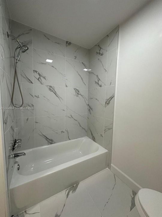 For Sale: $329,000 (2 beds, 2 baths, 750 Square Feet)