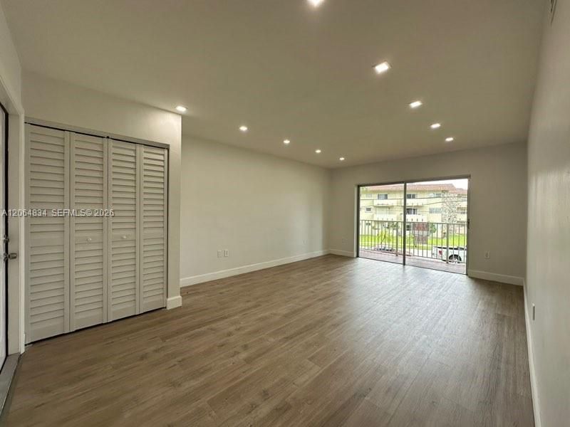 For Sale: $329,000 (2 beds, 2 baths, 750 Square Feet)