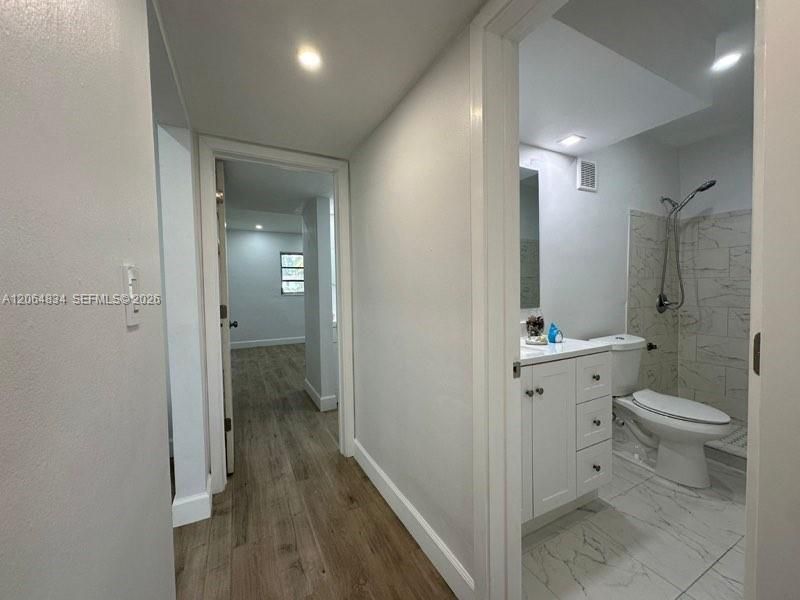 For Sale: $329,000 (2 beds, 2 baths, 750 Square Feet)