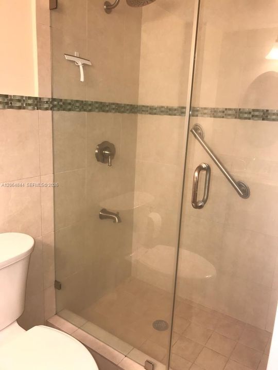 For Sale: $325,000 (2 beds, 1 baths, 1018 Square Feet)