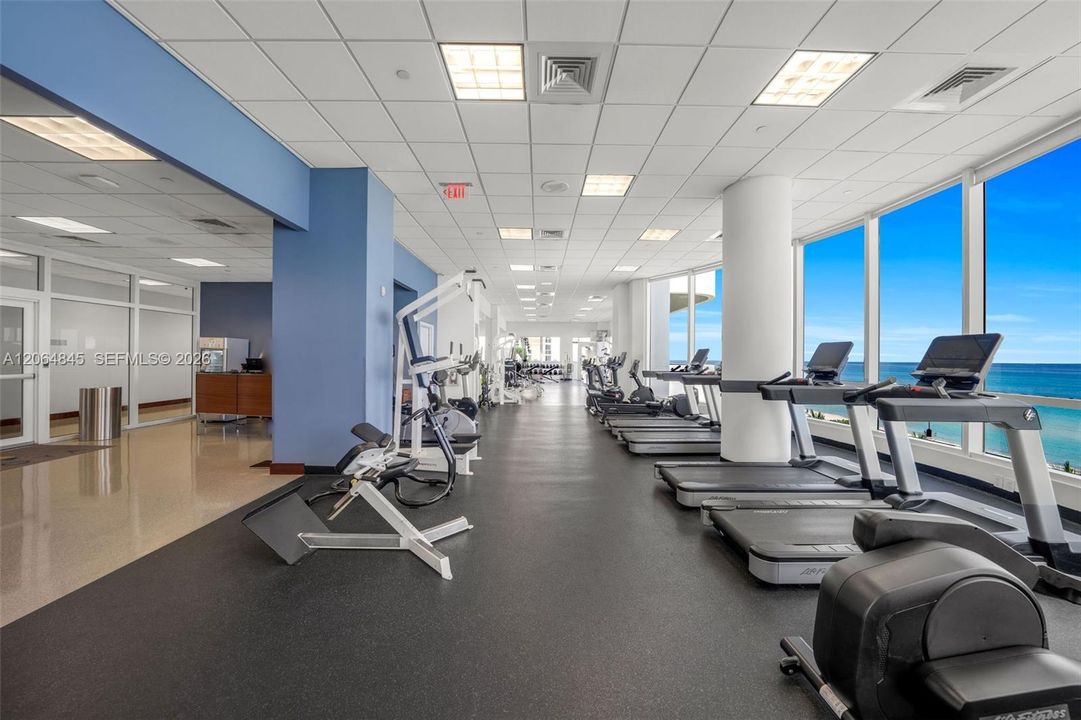 Active With Contract: $4,300 (1 beds, 1 baths, 808 Square Feet)