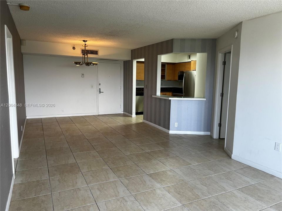 Activo con contrato: $319,900 (2 camas, 2 baños, 1065 Pies cuadrados)