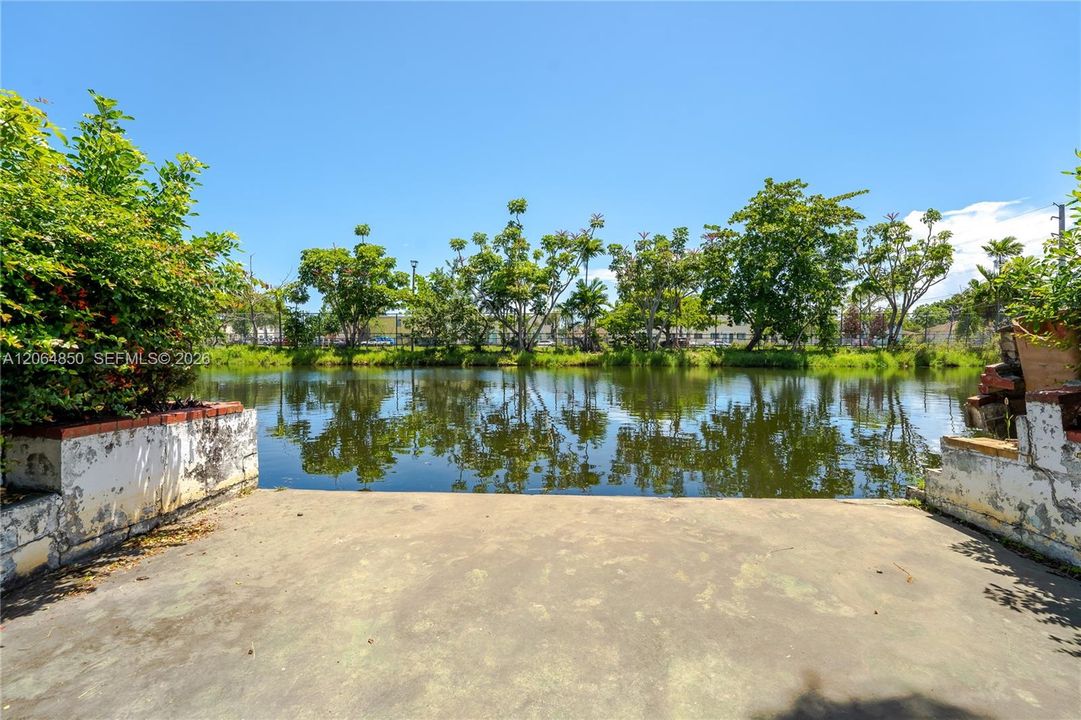 For Sale: $1,300,000 (0.32 acres)
